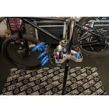 Load image into Gallery viewer, Tapis de sol Muc-Off Bike Mat
